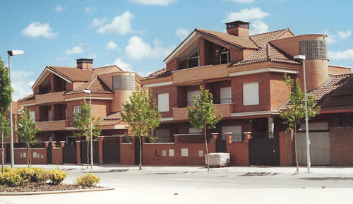 4 Viviendas unifamiliares pareadas en Leganés Norte. 4 Viviendas unifamiliares pareadas en Leganés Norte.